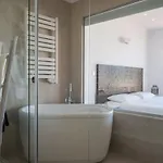 King's House Apartment *